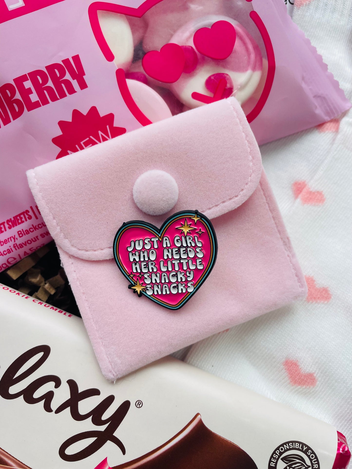 Pin Badge 'Just a girl who needs her little snacky snacks'