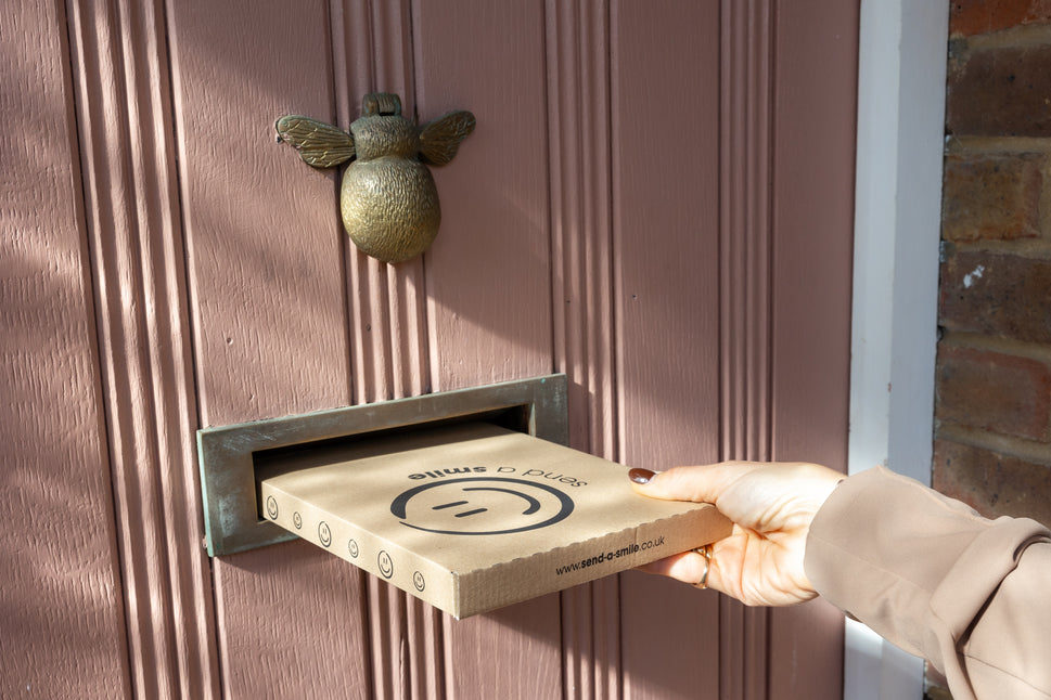 Letterbox Smile - 4 Items (Smaller Treats, Lower Price)