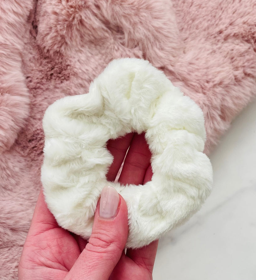 Cosy Cream Scrunchie