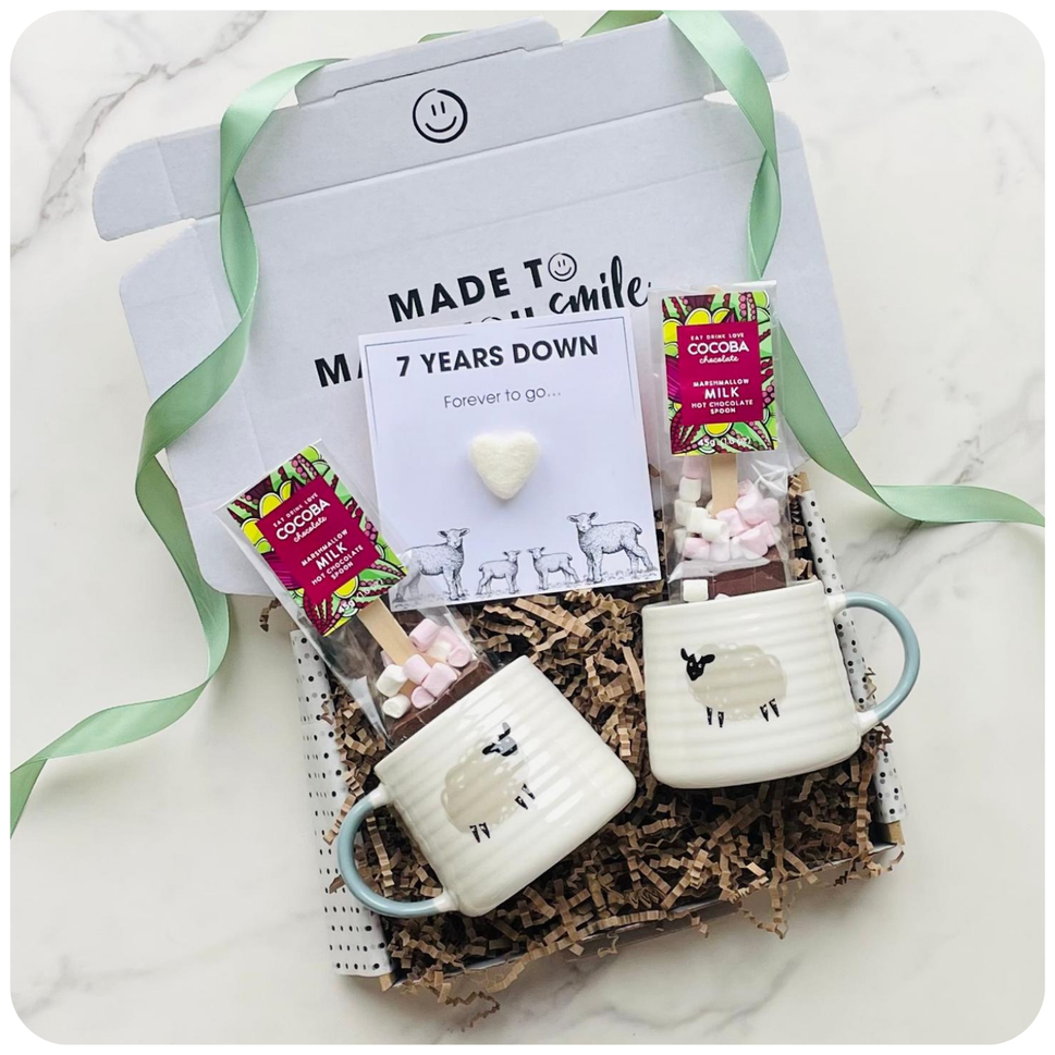7th Wedding Anniversary Gift Hamper For Couple